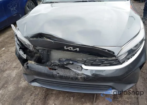 2022 Kia Forte Fe z USA, uszkodzony, nr VIN 3KPF24ADXNE451593